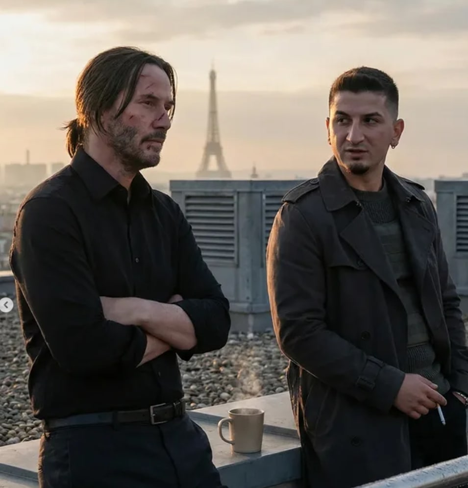 John Wick 4 Tarzında Paris Çatısında Sinematik Poster